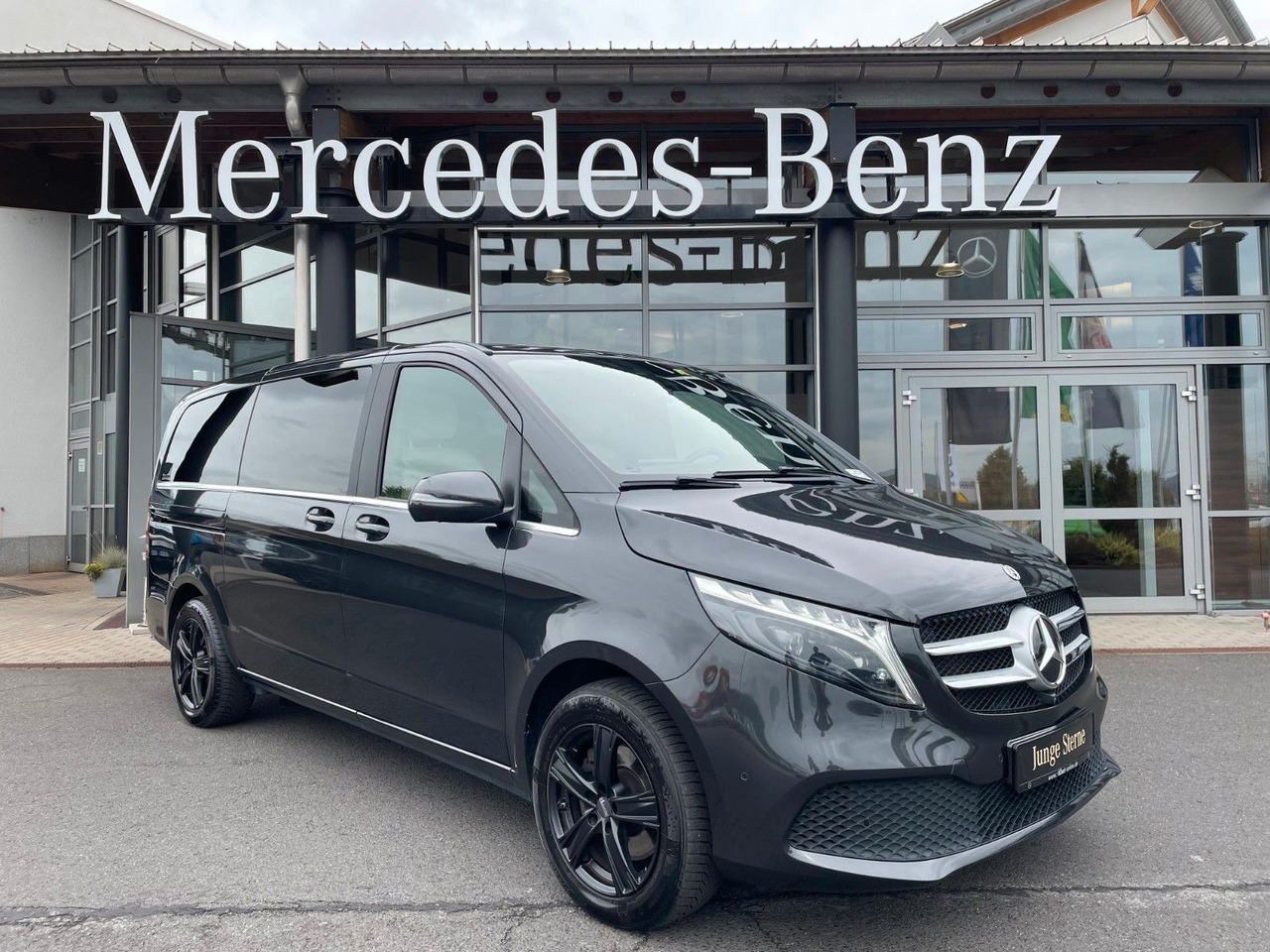 Mercedes-Benz V 300 d AVA ED 4MATIC Sitzklima Burmester 6Sitze - Station wagon: picture 1 Mercedes-Benz V 300 d AVA ED 4MATIC Sitzklima Burmester 6Sitze - Station wagon: picture 1