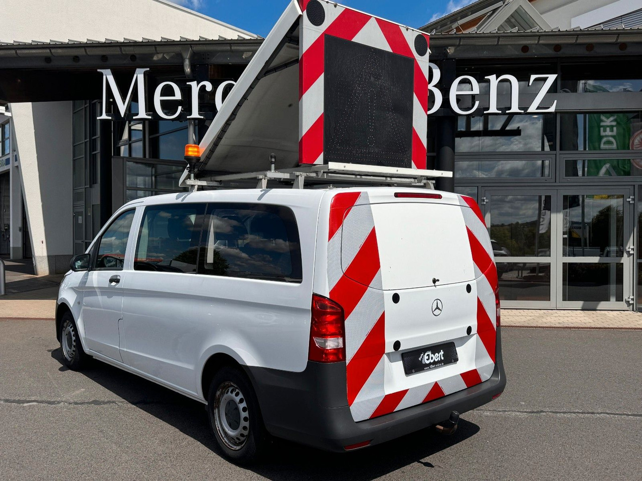 Mercedes-Benz Vito 111 CDI Tourer Begleitfahrzeug BF3+ / WVZ - Passenger van: picture 1 Mercedes-Benz Vito 111 CDI Tourer Begleitfahrzeug BF3+ / WVZ - Passenger van: picture 1
