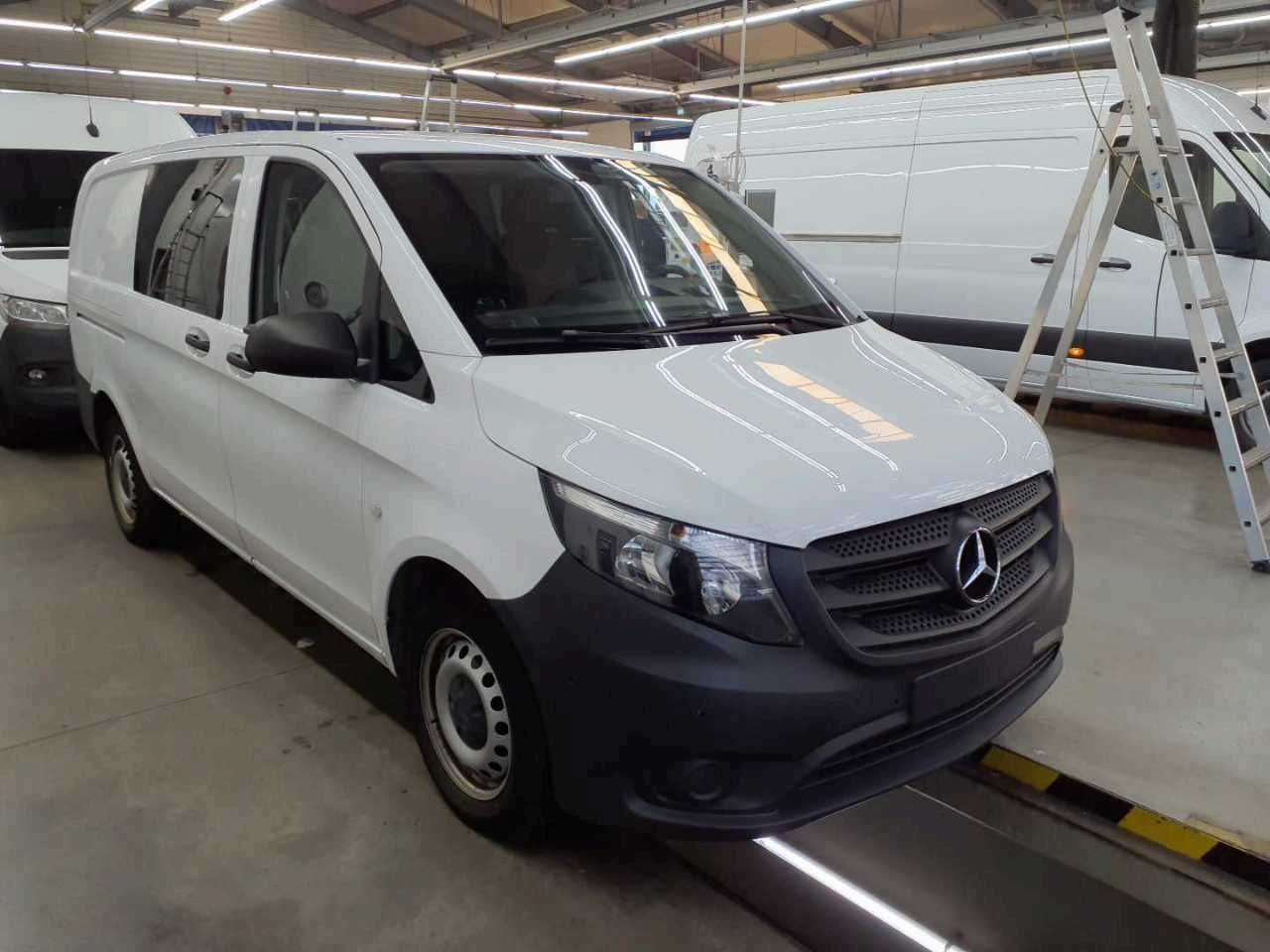 Mercedes-Benz Vito 114 CDI Mixto Klima Kamera Tempomat AHK - Passenger van, Combi van: picture 3 Mercedes-Benz Vito 114 CDI Mixto Klima Kamera Tempomat AHK - Passenger van, Combi van: picture 3