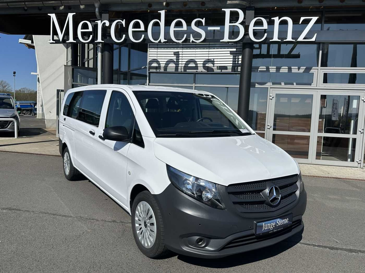 Mercedes-Benz Vito 114 CDI Tourer 8Sitze Klima Audio40 Kamera - Passenger van: picture 1 Mercedes-Benz Vito 114 CDI Tourer 8Sitze Klima Audio40 Kamera - Passenger van: picture 1