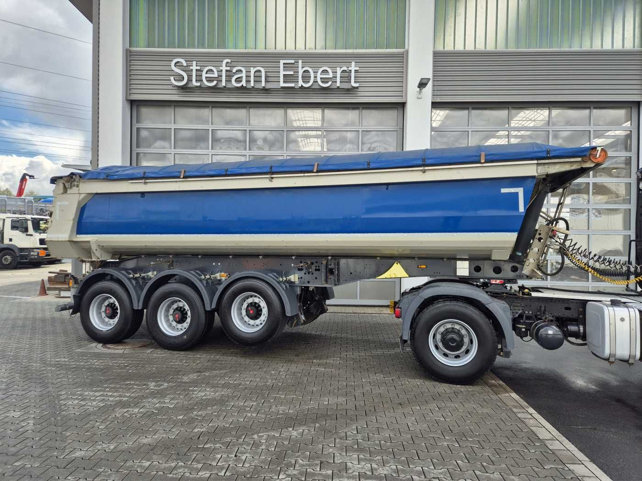 Schmitz Cargobull SGF*S3 SKI 24 SL 7.2 Mulde 23m³ Liftachse 5x - Tipper semi-trailer: picture 3 Schmitz Cargobull SGF*S3 SKI 24 SL 7.2 Mulde 23m³ Liftachse 5x - Tipper semi-trailer: picture 3