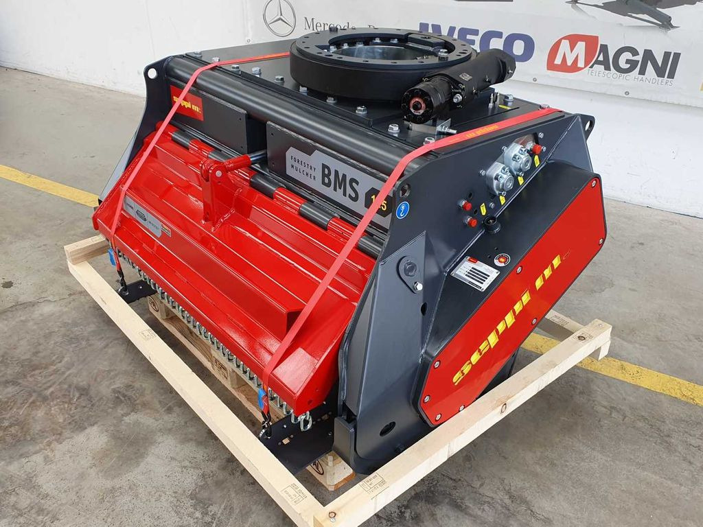 Seppi M. BMS 125 / 13-30t Forstmulcher Drehmotor Seppi M. BMS 125 / 13-30t Forstmulcher Drehmotor - Forestry mulcher: picture 3 Seppi M. BMS 125 / 13-30t Forstmulcher Drehmotor Seppi M. BMS 125 / 13-30t Forstmulcher Drehmotor - Forestry mulcher: picture 3