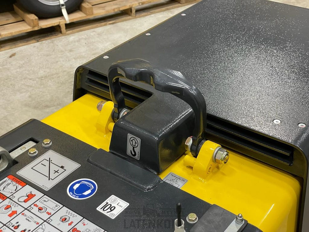 Vibratory plate Bomag BPH 80/65 S: picture 11