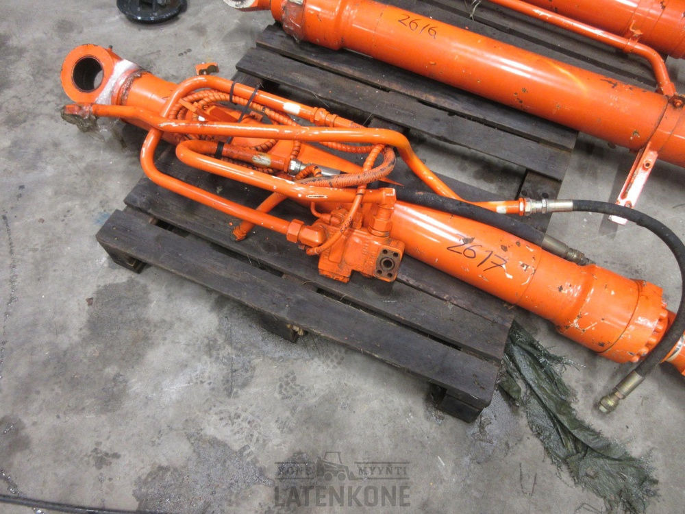 Hitachi Hitachi ZX210 nostosylinteri ID 2617 UUSI - Hydraulic cylinder for Construction machinery: picture 3 Hitachi Hitachi ZX210 nostosylinteri ID 2617 UUSI - Hydraulic cylinder for Construction machinery: picture 3