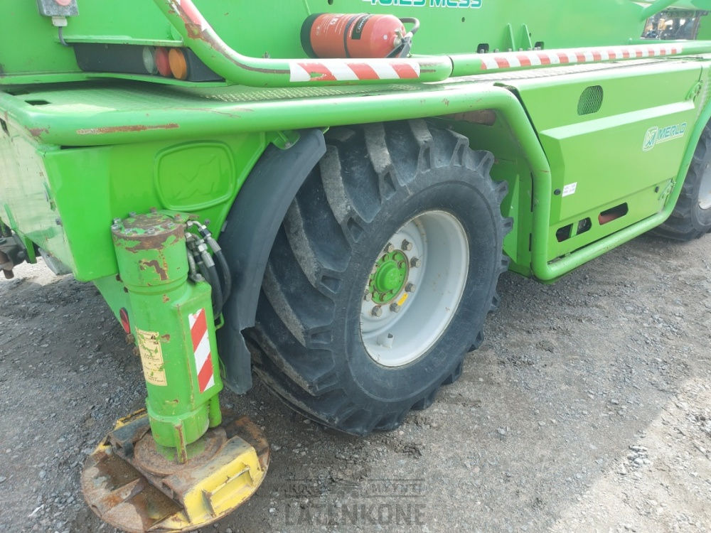 Telescopic handler Merlo Roto 40.25MCSS with basket, remote and jib: picture 10