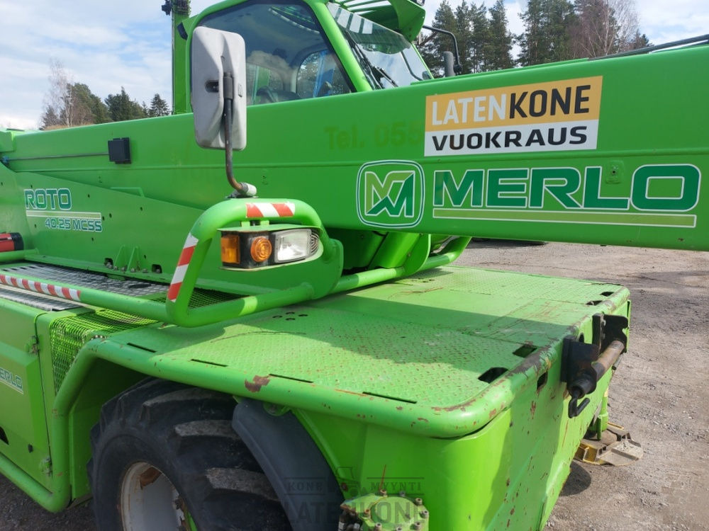 Telescopic handler Merlo Roto 40.25MCSS with basket, remote and jib: picture 12
