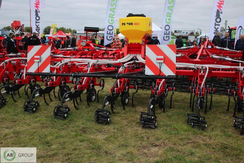 Awemak DRAGON TP 9 hydraulic folding inter-row cultivator - Soil tillage equipment: picture 1 Awemak DRAGON TP 9 hydraulic folding inter-row cultivator - Soil tillage equipment: picture 1