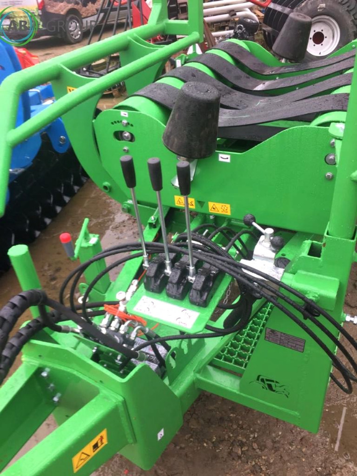 Inter-Tech self loading bale wrap GO01 - Bale wrapper: picture 2 Inter-Tech self loading bale wrap GO01 - Bale wrapper: picture 2