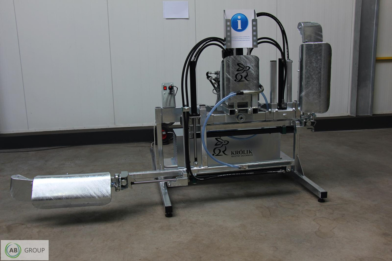 Krolik double-sided hydraulic herbicide beam BHh - Tractor mounted sprayer: picture 2 Krolik double-sided hydraulic herbicide beam BHh - Tractor mounted sprayer: picture 2