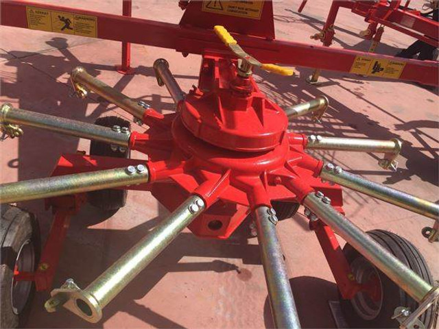 Zgrabiarka Harmak HT-400 4m - Tedder/ Rake: picture 2 Zgrabiarka Harmak HT-400 4m - Tedder/ Rake: picture 2