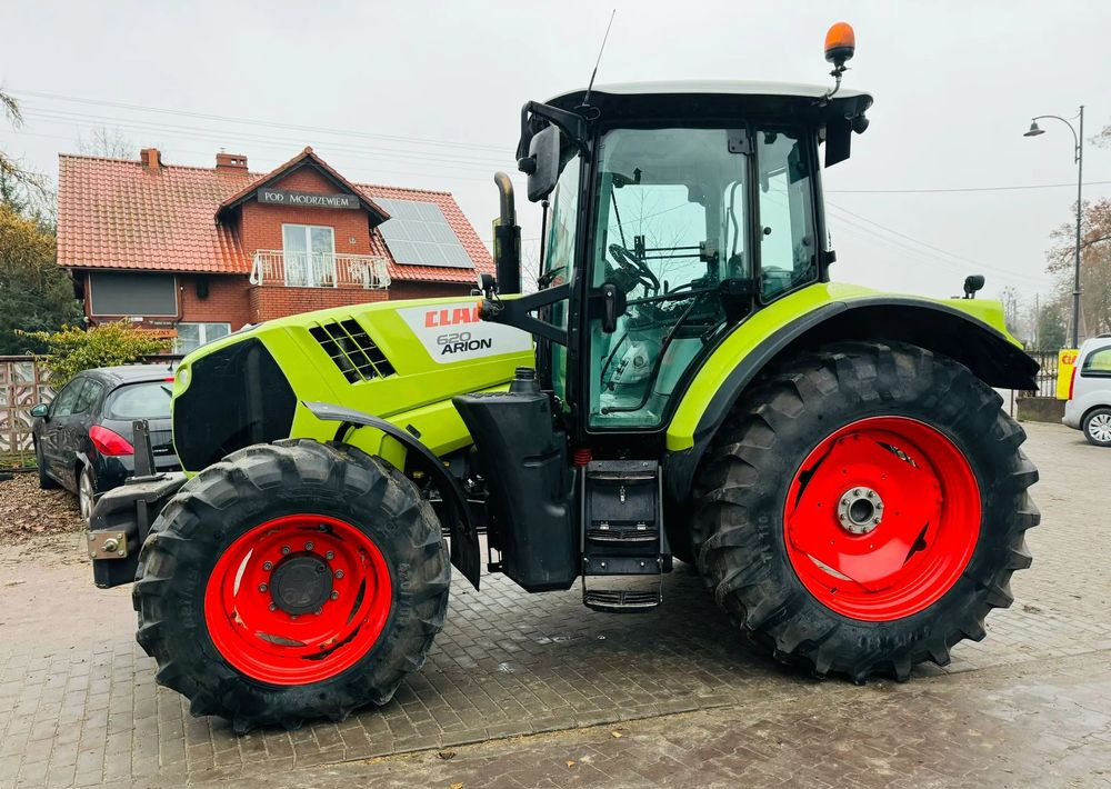Claas Arion 620 - Farm tractor: picture 3 Claas Arion 620 - Farm tractor: picture 3