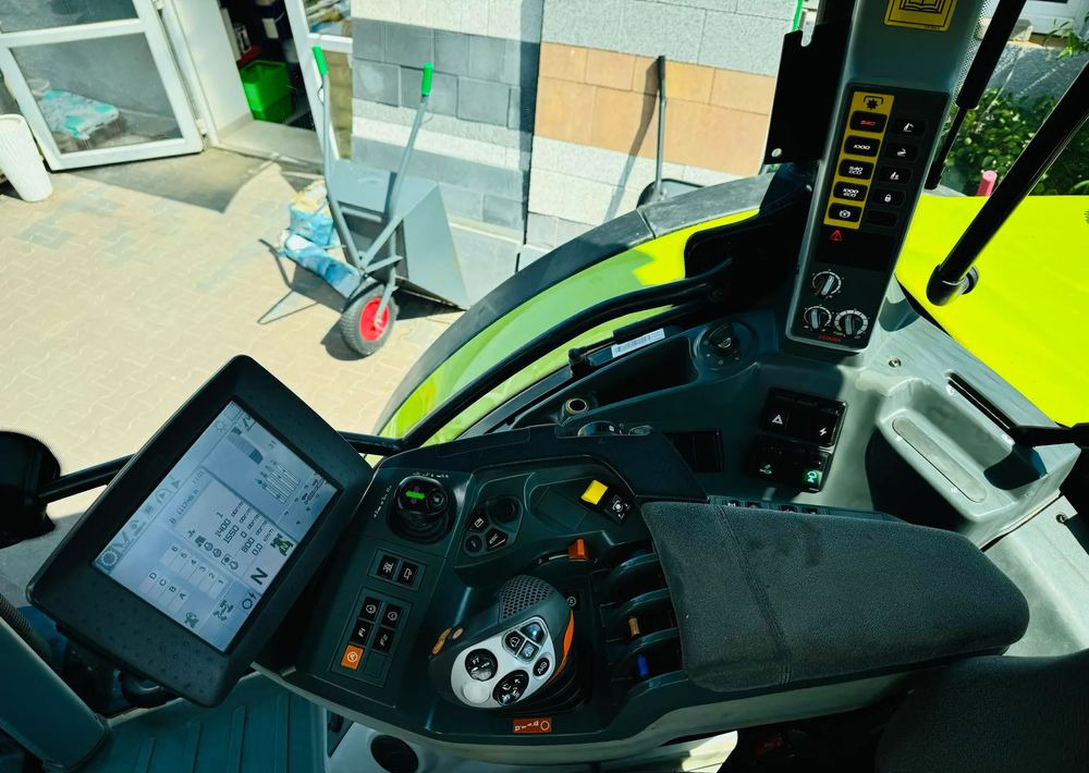 Farm tractor Claas Arion 650: picture 10