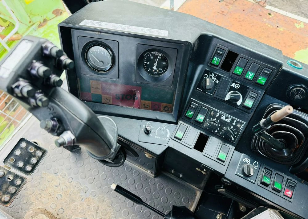 Forage harvester Claas Jaguar 840: picture 17