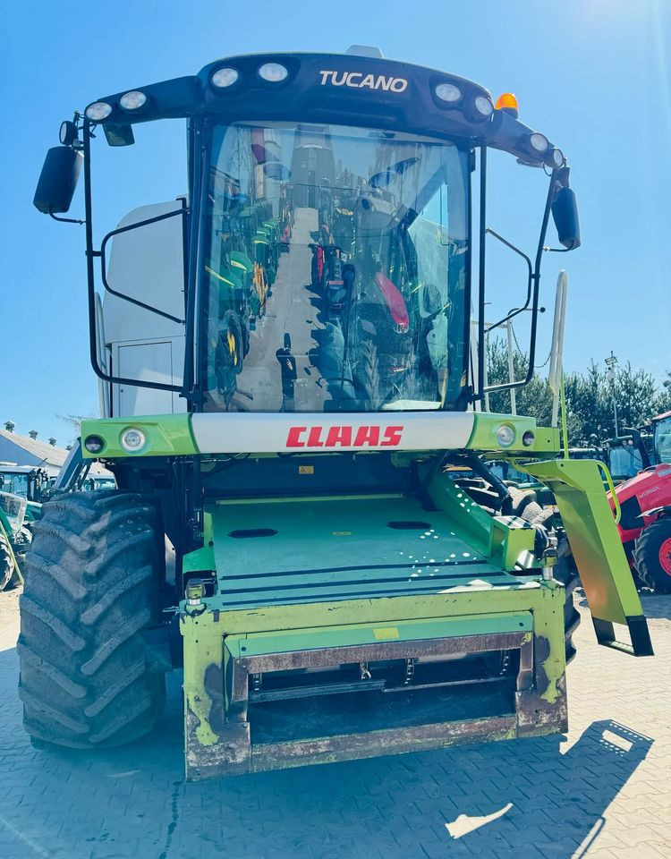 Claas Tucano 450 - Combine harvester: picture 4 Claas Tucano 450 - Combine harvester: picture 4
