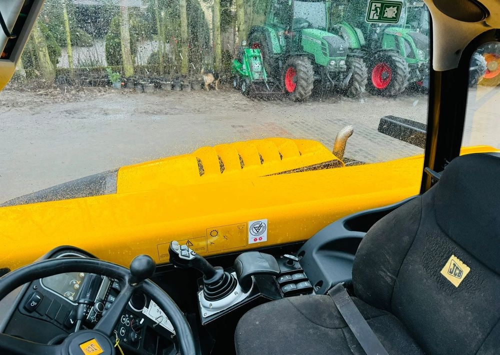 Telescopic handler JCB 536-60 Agri Plus: picture 13