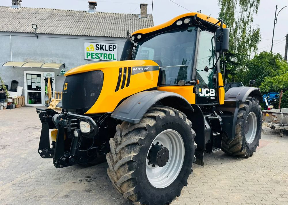 JCB FASTRAC 3230 - Farm tractor: picture 1 JCB FASTRAC 3230 - Farm tractor: picture 1