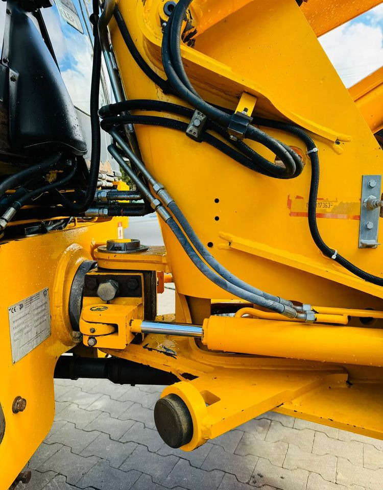 Telescopic wheel loader JCB TM300: picture 13 Telescopic wheel loader JCB TM300: picture 13
