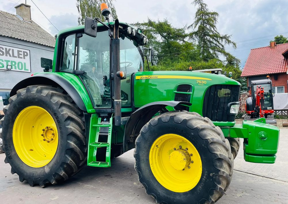 Farm tractor John Deere 7530 PREMIUM: picture 8
