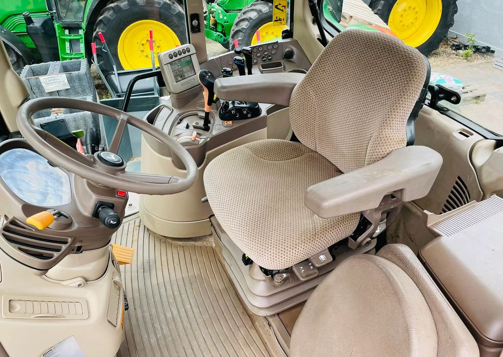 Farm tractor John Deere 7530 PREMIUM: picture 10