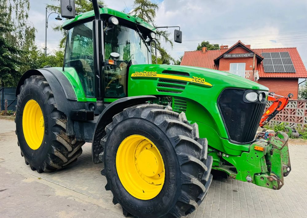John Deere 7920 - Farm tractor: picture 2 John Deere 7920 - Farm tractor: picture 2