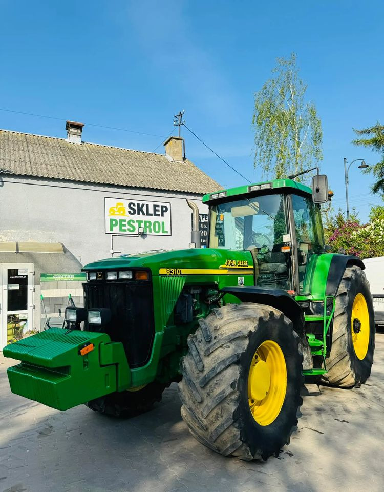 John Deere 8310 - Farm tractor: picture 1 John Deere 8310 - Farm tractor: picture 1