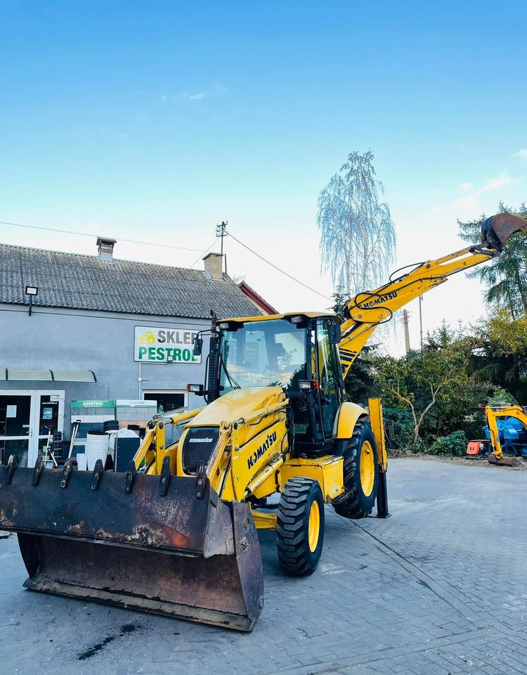 Komatsu WB93R - Backhoe loader: picture 3 Komatsu WB93R - Backhoe loader: picture 3