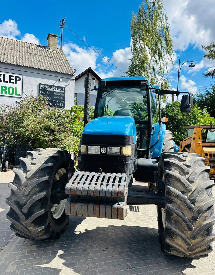 New Holland 8360 - Farm tractor: picture 2 New Holland 8360 - Farm tractor: picture 2