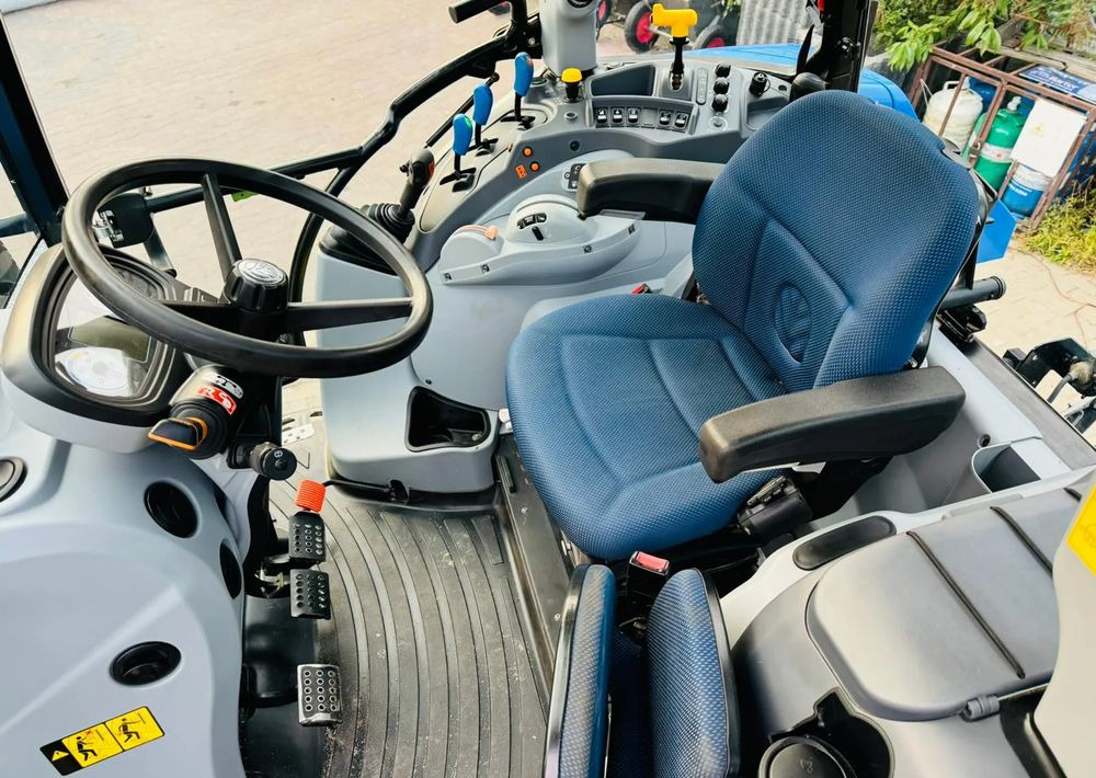 Farm tractor New Holland T5.110: picture 9