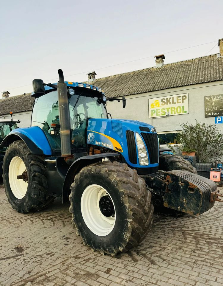 Farm tractor New Holland T8040: picture 6