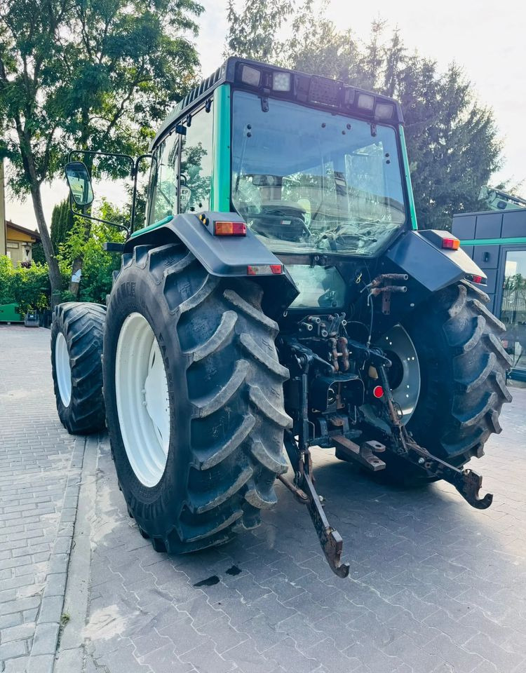 Valtra 8150 - Farm tractor: picture 4 Valtra 8150 - Farm tractor: picture 4