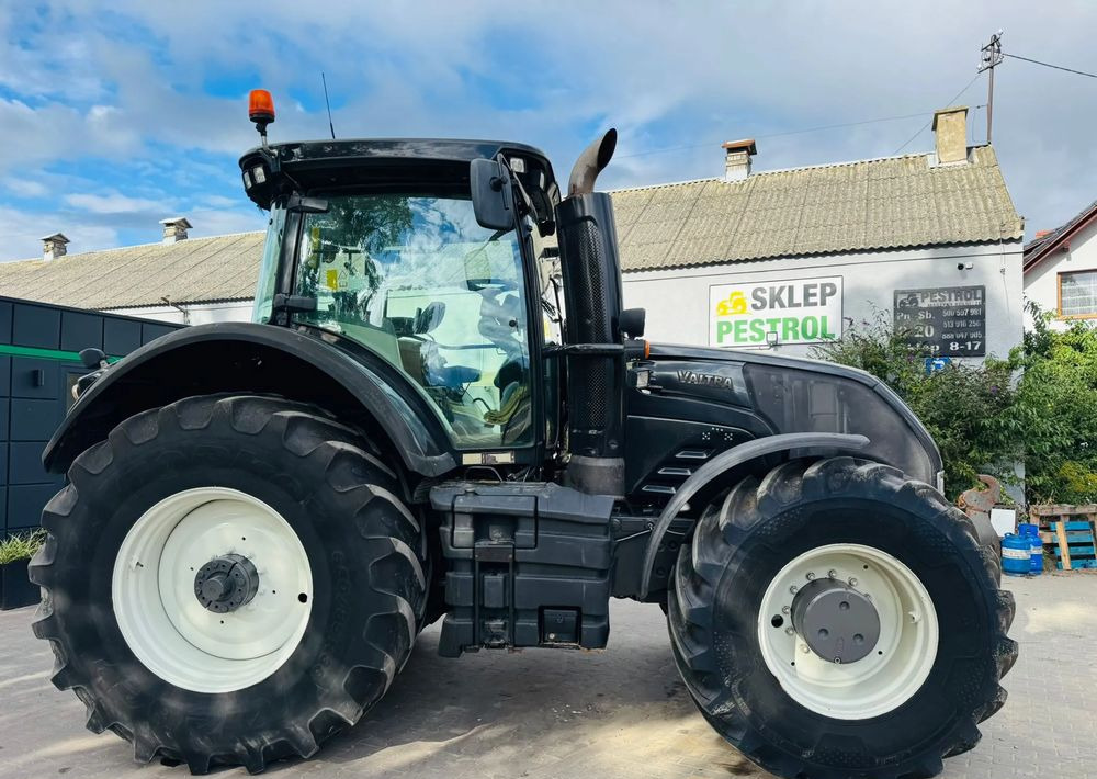 Valtra S233 - Farm tractor: picture 3 Valtra S233 - Farm tractor: picture 3