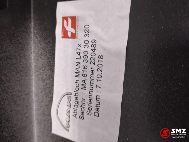 MAN Occ bovenste cabineconsole MAN - Cab and interior for Truck: picture 4 MAN Occ bovenste cabineconsole MAN - Cab and interior for Truck: picture 4