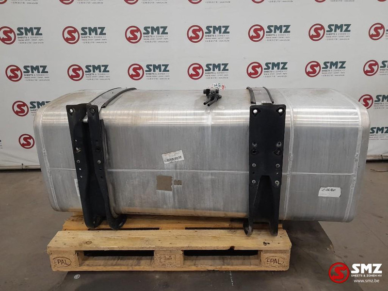 MAN Occ brandstoftank 600L + steunen MAN - Fuel tank for Truck: picture 2 MAN Occ brandstoftank 600L + steunen MAN - Fuel tank for Truck: picture 2