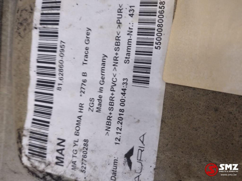 MAN Occ vloerbedekkingen links en rechts MAN - Cab and interior for Truck: picture 5 MAN Occ vloerbedekkingen links en rechts MAN - Cab and interior for Truck: picture 5