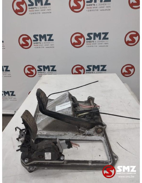 MAN Occ voetremventiel + gaspedaal MAN TGS 81521306298 - Cab and interior for Truck: picture 1 MAN Occ voetremventiel + gaspedaal MAN TGS 81521306298 - Cab and interior for Truck: picture 1