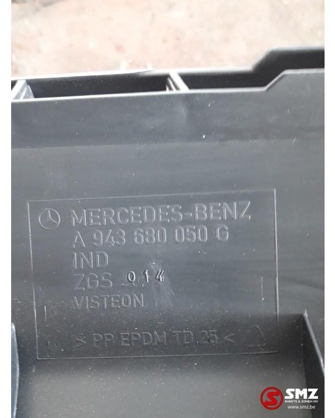 Mercedes-Benz Bovenzijde dashbord actros - Dashboard for Truck: picture 2 Mercedes-Benz Bovenzijde dashbord actros - Dashboard for Truck: picture 2