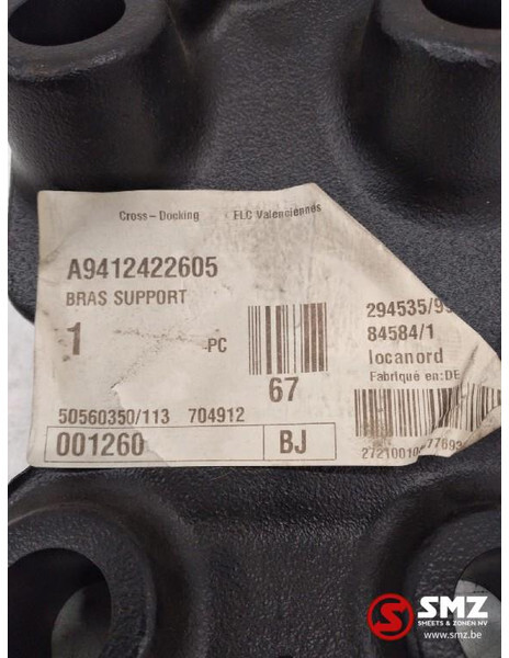 Mercedes-Benz Motorsteun links mercedes actros - Engine mount for Truck: picture 4 Mercedes-Benz Motorsteun links mercedes actros - Engine mount for Truck: picture 4