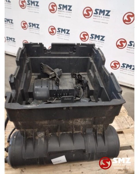 Mercedes-Benz Occ batterijbak met luchtketels Actros MP4 - Battery, Brake parts for Truck: picture 2 Mercedes-Benz Occ batterijbak met luchtketels Actros MP4 - Battery, Brake parts for Truck: picture 2
