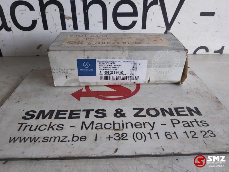 Mercedes-Benz Occ hoofdcilinder koppeling - Clutch cylinder for Truck: picture 2 Mercedes-Benz Occ hoofdcilinder koppeling - Clutch cylinder for Truck: picture 2