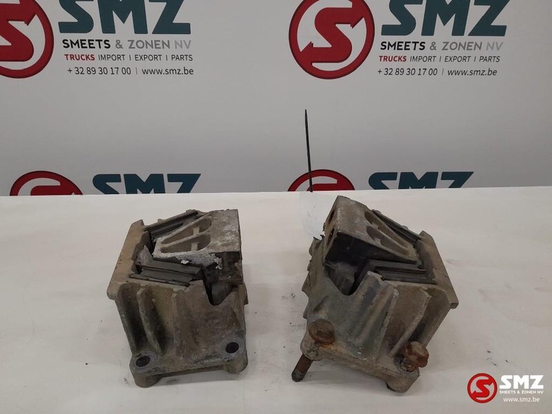 Mercedes-Benz Occ set motorsteunen Mercedes Actros 1831 A9412415 - Engine mount for Truck: picture 3 Mercedes-Benz Occ set motorsteunen Mercedes Actros 1831 A9412415 - Engine mount for Truck: picture 3