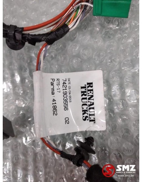 Renault Occ Kabelboom rechter deur Renault T - Cables/ Wire harness for Truck: picture 2 Renault Occ Kabelboom rechter deur Renault T - Cables/ Wire harness for Truck: picture 2