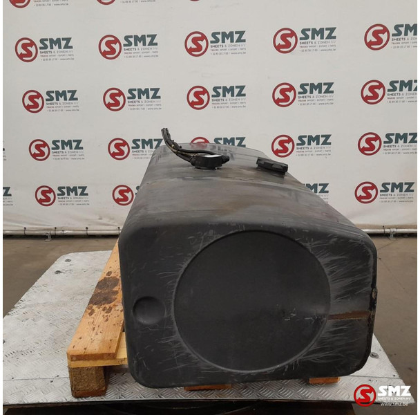 Renault Occ brandstoftank + brandstofniveusensor 310L Rena - Fuel tank for Truck: picture 3 Renault Occ brandstoftank + brandstofniveusensor 310L Rena - Fuel tank for Truck: picture 3