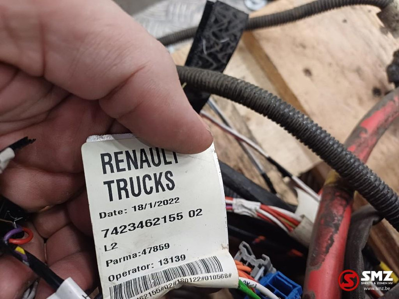 Renault Occ lot kabelbomen chassis + cabine Renault - Cables/ Wire harness for Truck: picture 5 Renault Occ lot kabelbomen chassis + cabine Renault - Cables/ Wire harness for Truck: picture 5