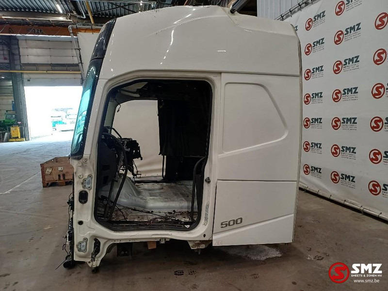 Volvo Occ Cabine Volvo FH4 met schade - Cab and interior for Truck: picture 4 Volvo Occ Cabine Volvo FH4 met schade - Cab and interior for Truck: picture 4