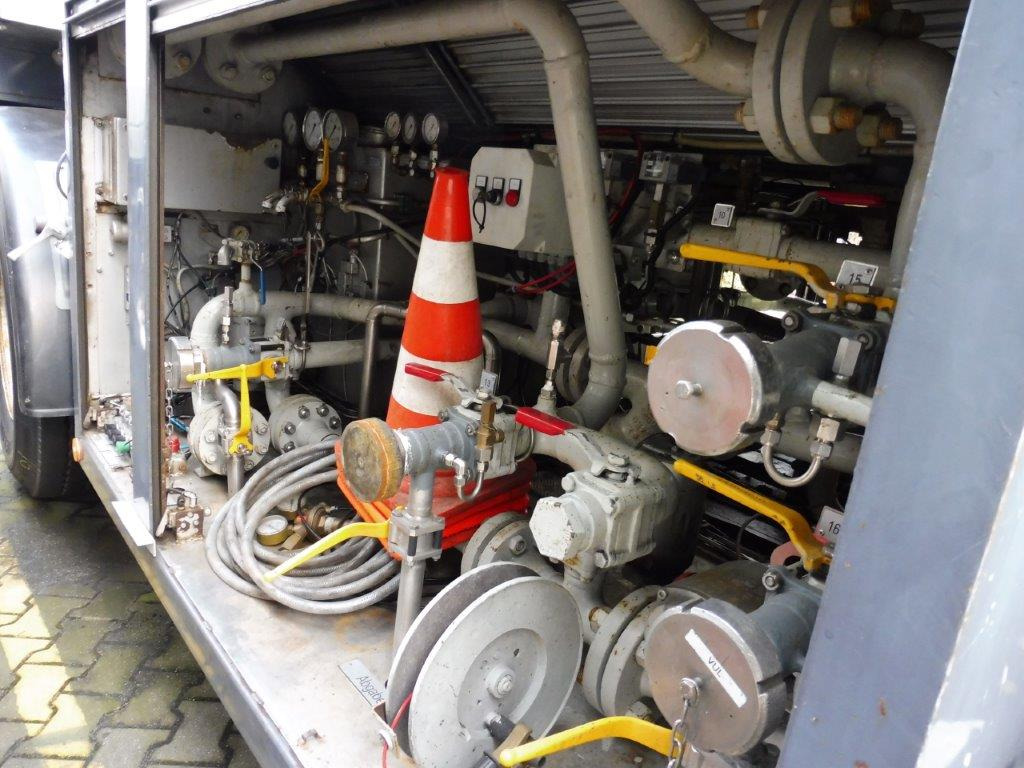 BURG Gas tank semi-trailer used for CO2 Carbon dioxide - Tank semi-trailer: picture 4 BURG Gas tank semi-trailer used for CO2 Carbon dioxide - Tank semi-trailer: picture 4