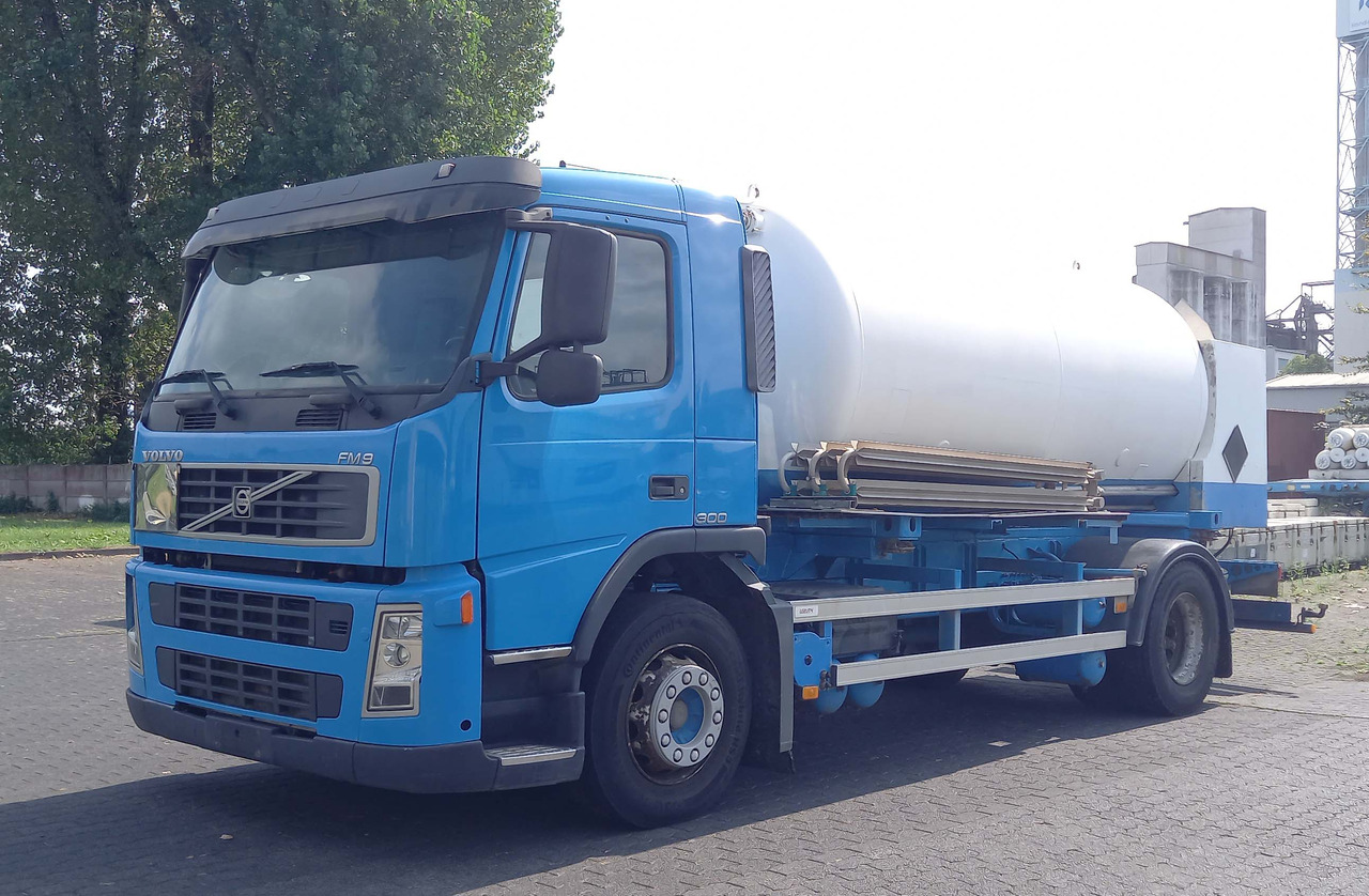 VOLVO Gas oxygen, argon, nitrogen - Tank truck: picture 2 VOLVO Gas oxygen, argon, nitrogen - Tank truck: picture 2