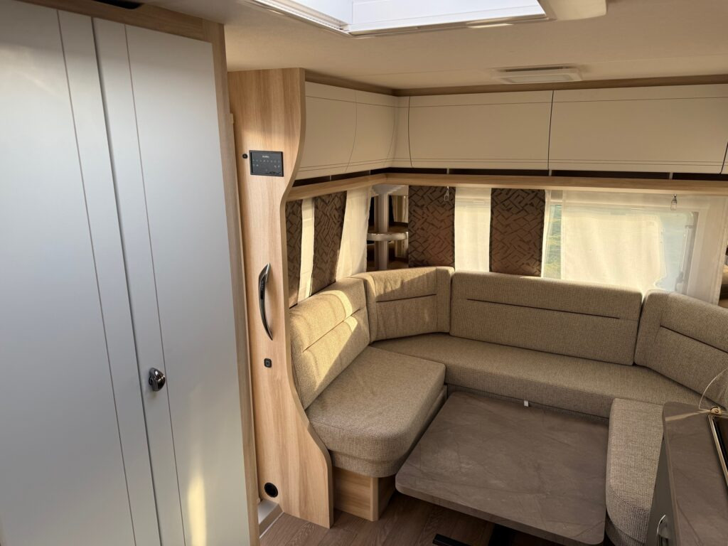 New Caravan HOBBY DE LUXE 460 UFe 2025: picture 11