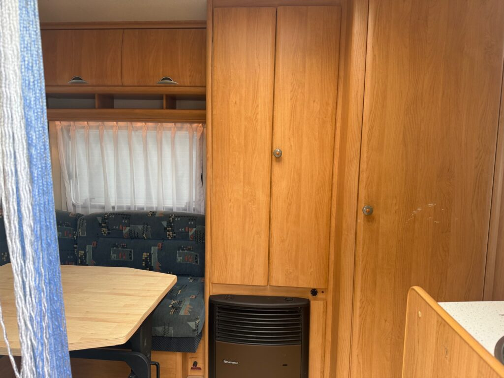 Hobby 450 UF Excellent Easy 2003 - Caravan: picture 5 Hobby 450 UF Excellent Easy 2003 - Caravan: picture 5