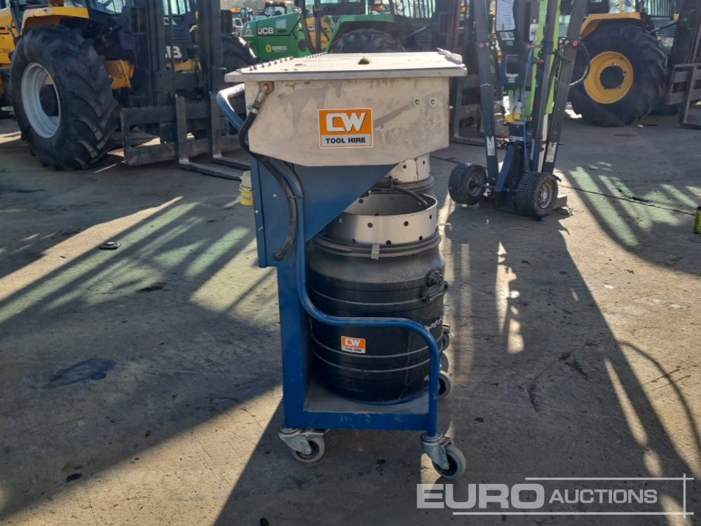 110 Volt Cleaning Station (2 of) - Construction equipment: picture 4 110 Volt Cleaning Station (2 of) - Construction equipment: picture 4