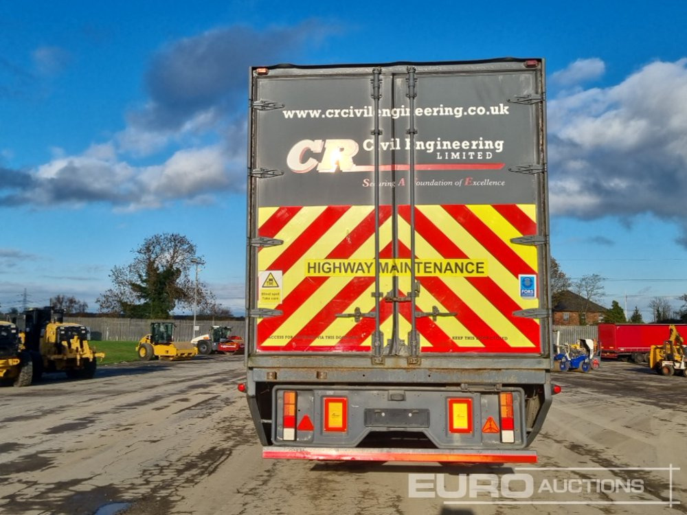 1998 Fruehauf VJH SA2 - Closed box semi-trailer: picture 4 1998 Fruehauf VJH SA2 - Closed box semi-trailer: picture 4